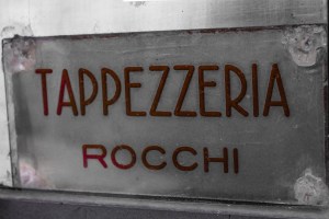 Tappezzeria Rocchi - targa del laboratorio
